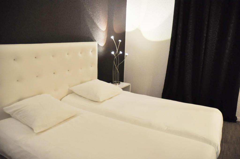 Enzo Hotels Diane - Logis 岩尼维利 客房 照片