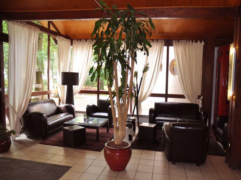 Enzo Hotels Diane - Logis 岩尼维利 外观 照片
