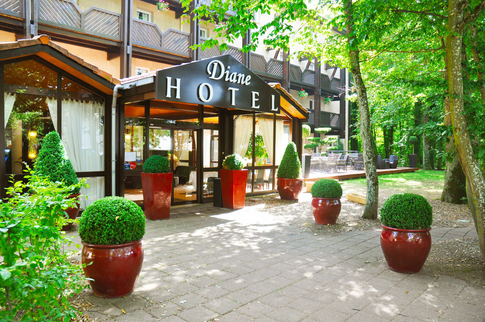 Enzo Hotels Diane - Logis 岩尼维利 外观 照片